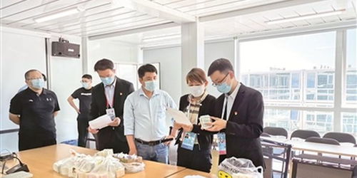 督導(dǎo)組深入冬奧場館一線 嚴(yán)查餐飲服務(wù)筑牢食品安全防線